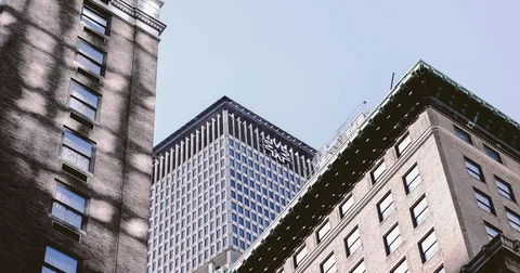 Taxes and tax saving in real-estate investment: how to create a loss on paper with depreciation